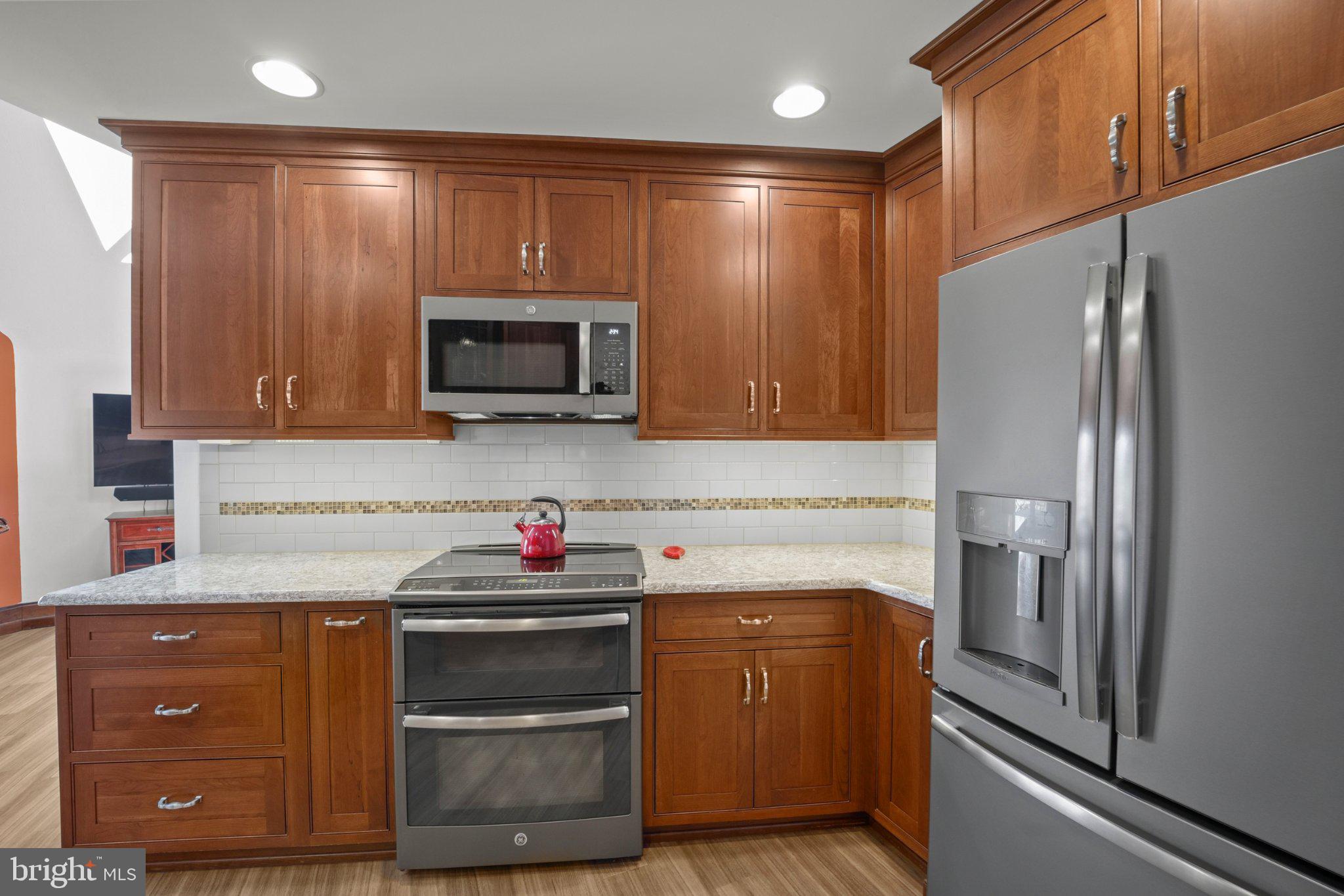40 Buckwalter Road Spring City, PA 19475 - Photo 16 of 41 Cherry Cabinetry
