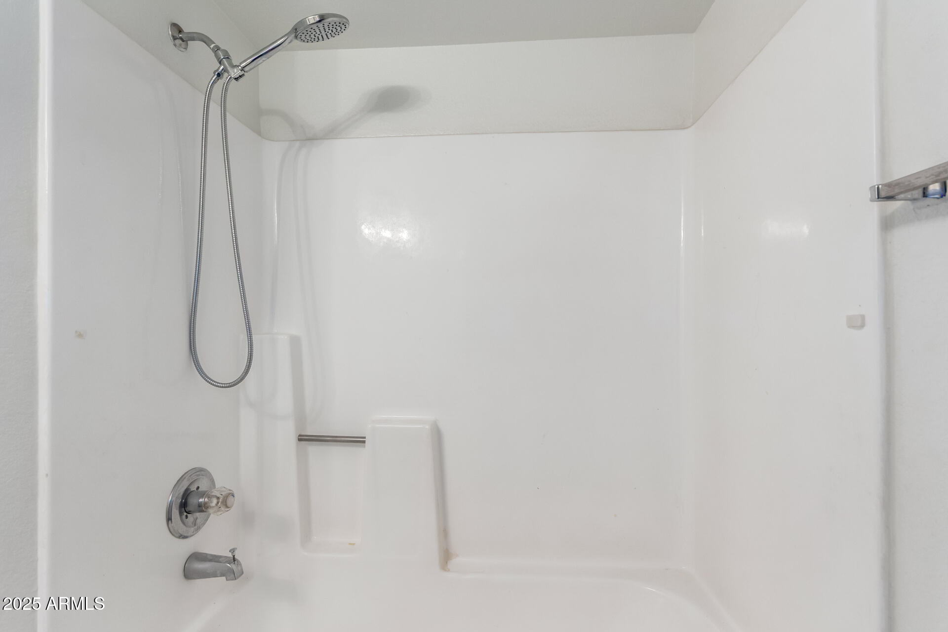 4162 East Wayland Road Phoenix, AZ 85040 - Photo 18 of 36 a bathroom with a shower