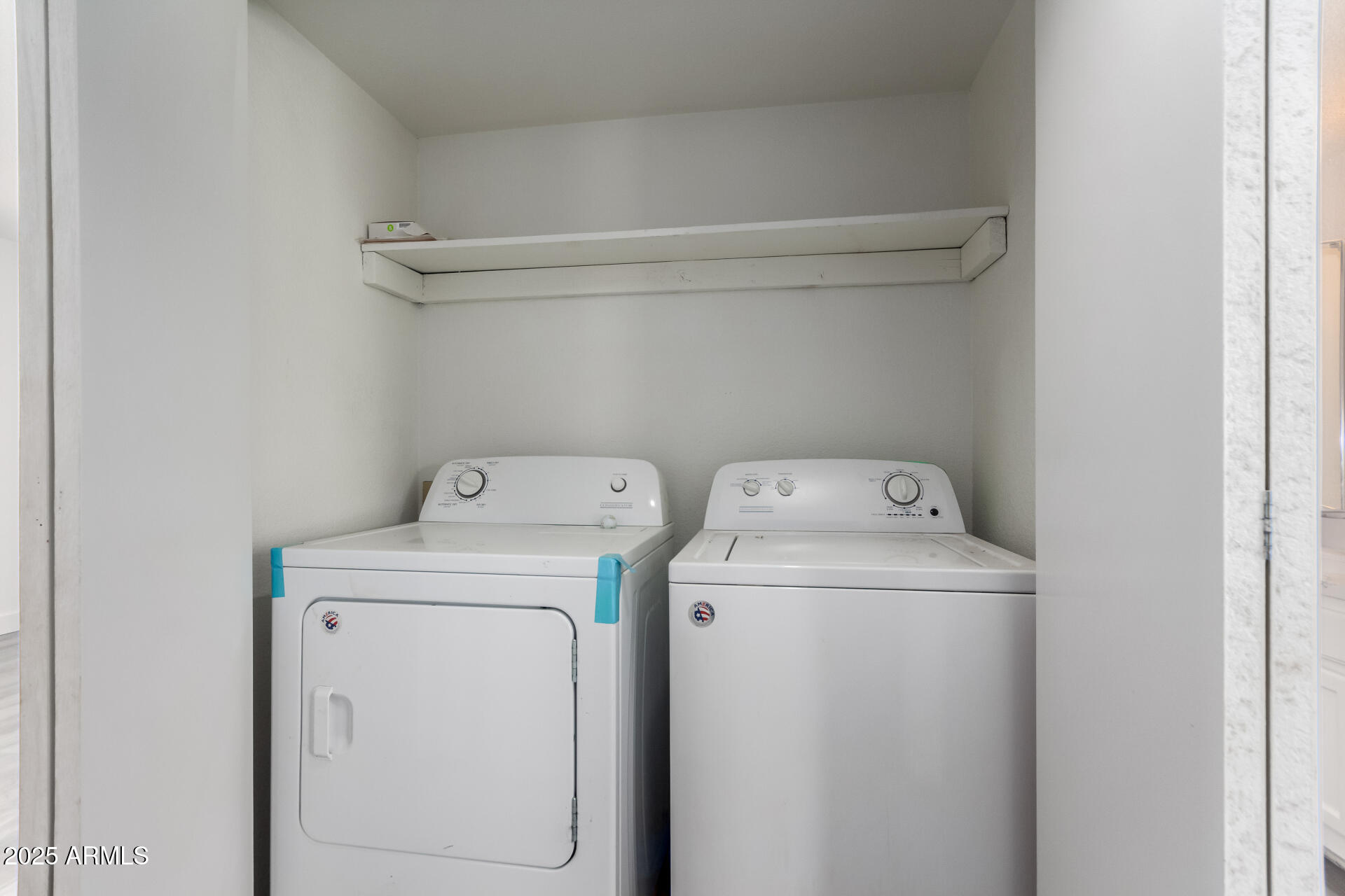 4162 East Wayland Road Phoenix, AZ 85040 - Photo 21 of 36 a utility room with dryer and washer