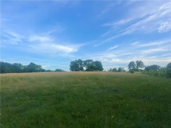 $260,000 | 45101 East N Highway, Creighton, MO 64739
