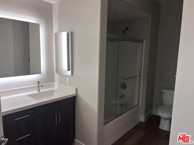 $4,895 | 1040 Glendon Avenue, Unit 4206, Los Angeles, CA 90024