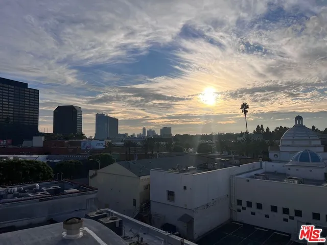 $4,895 | 1040 Glendon Avenue, Unit 4206, Los Angeles, CA 90024