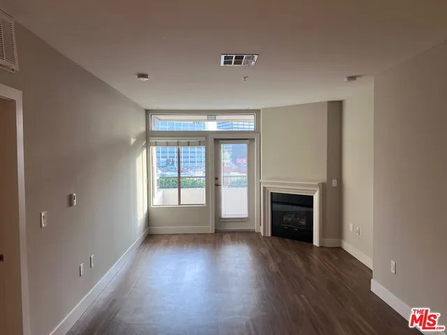 $4,895 | 1040 Glendon Avenue, Unit 4206, Los Angeles, CA 90024