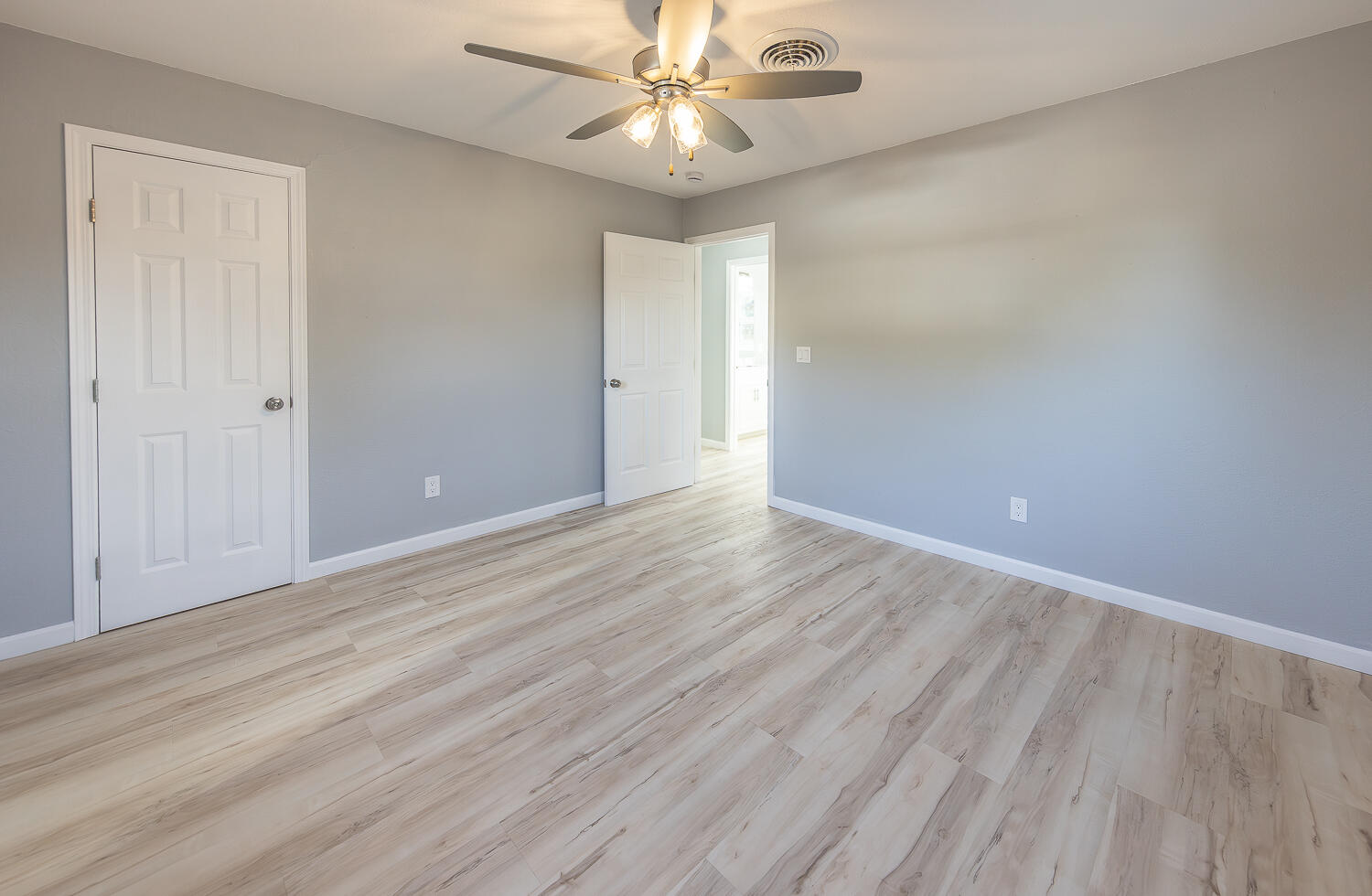 5409 Ave D Lubbock, TX 79404 - Photo 18 of 26 2L9A9122