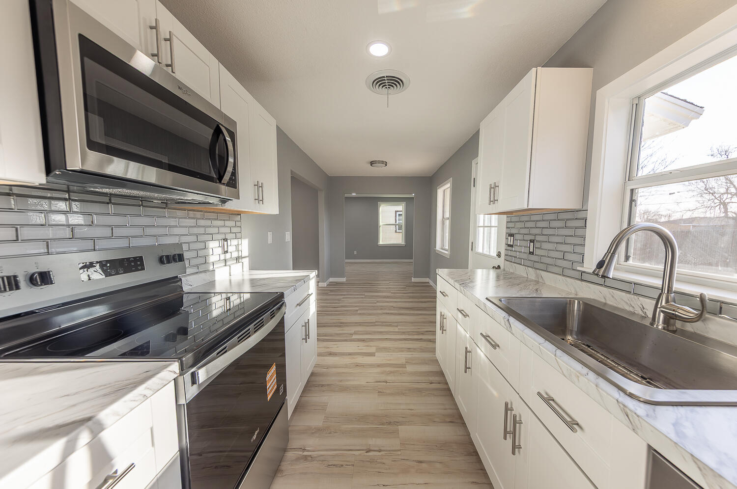 5409 Ave D Lubbock, TX 79404 - Photo 3 of 26 2L9A9061