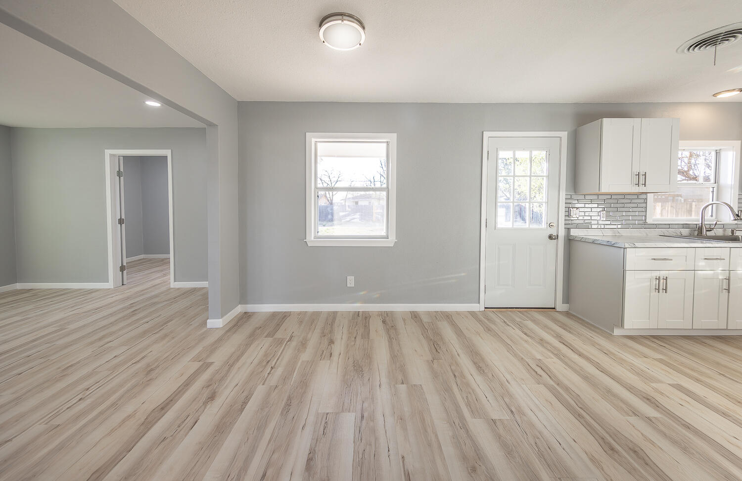 5409 Ave D Lubbock, TX 79404 - Photo 5 of 26 2L9A9025