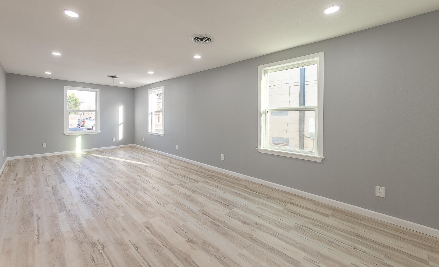 5409 Ave D Lubbock, TX 79404 - Photo 9 of 26 2L9A9066