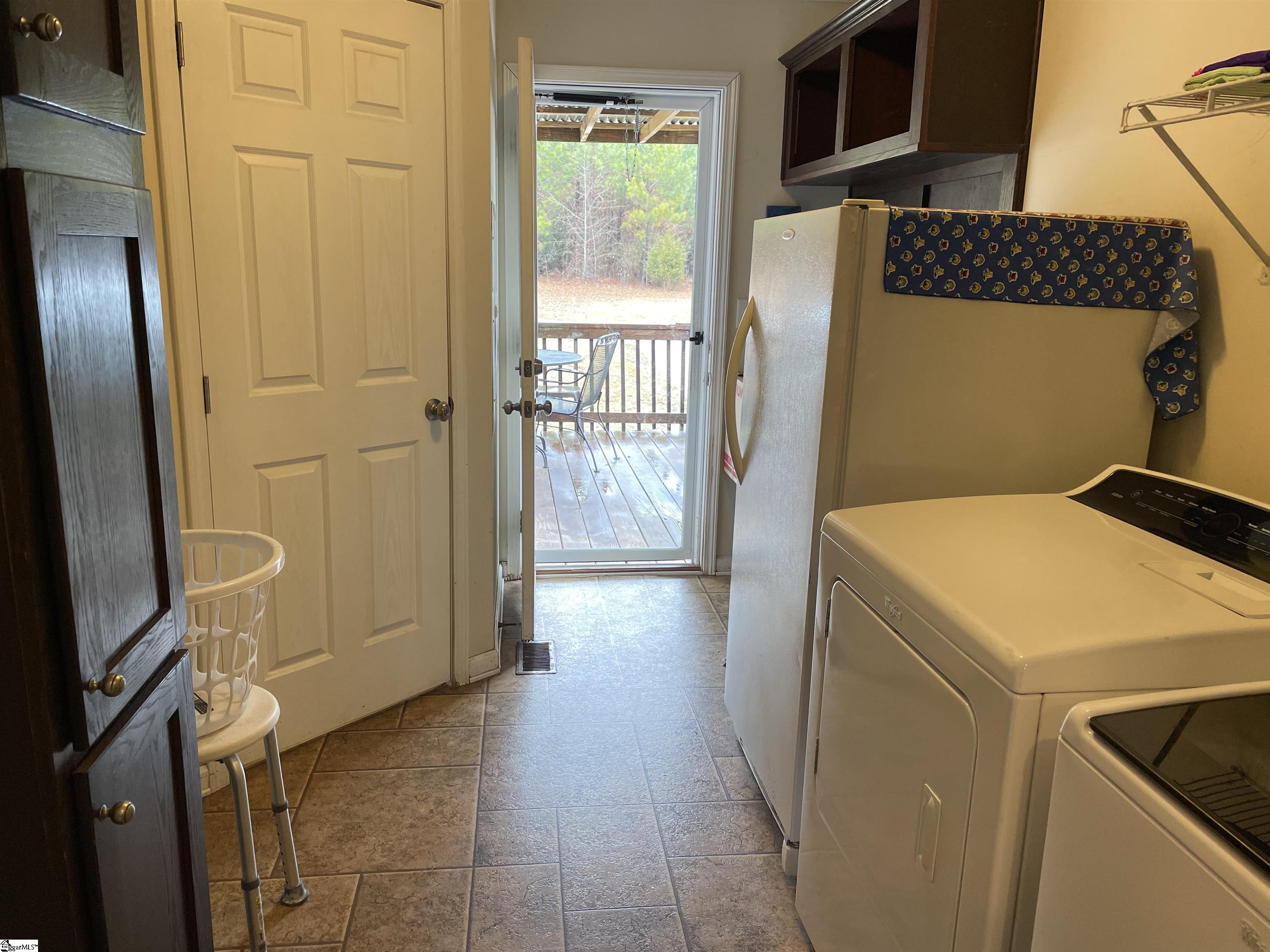 472 Gentry Road Fountain Inn, SC 29644 - Photo 11 of 35