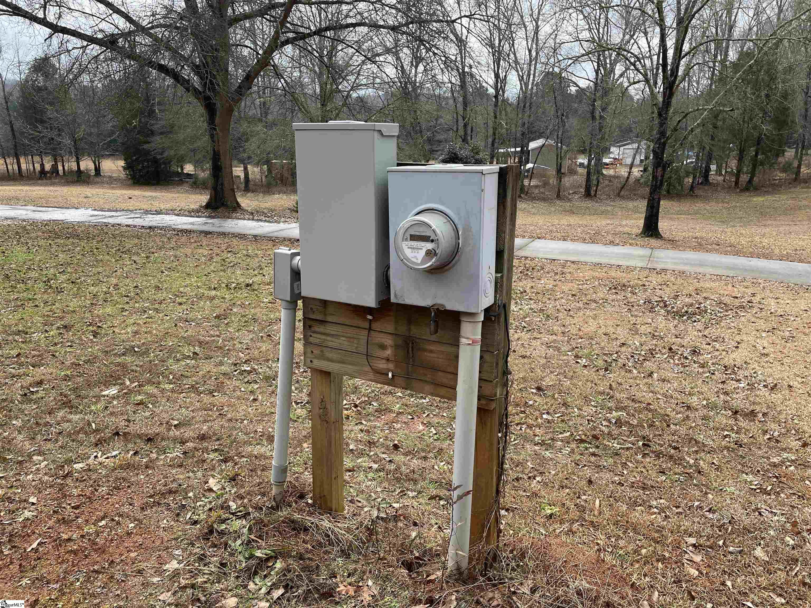 472 Gentry Road Fountain Inn, SC 29644 - Photo 31 of 35