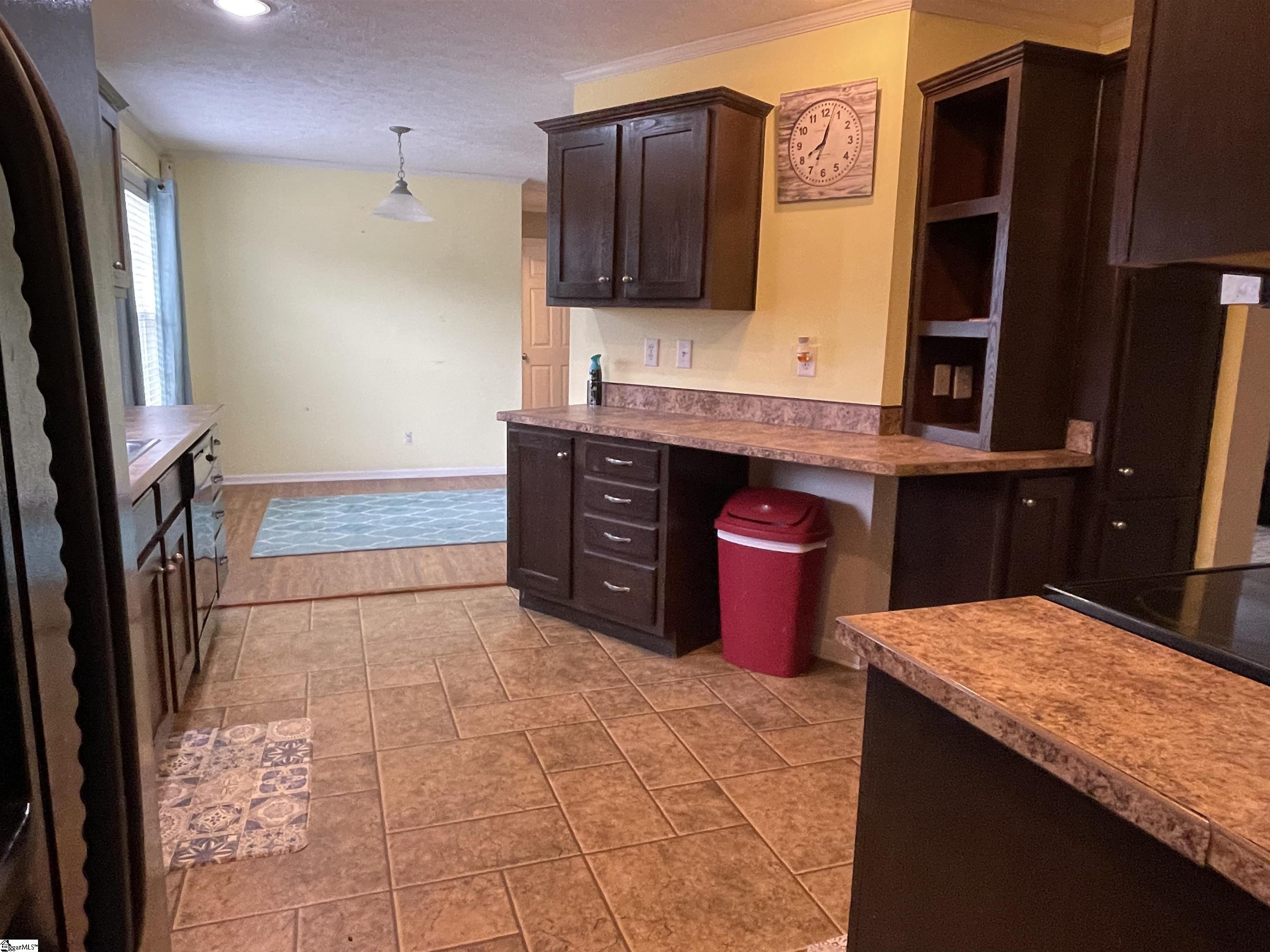 472 Gentry Road Fountain Inn, SC 29644 - Photo 6 of 35