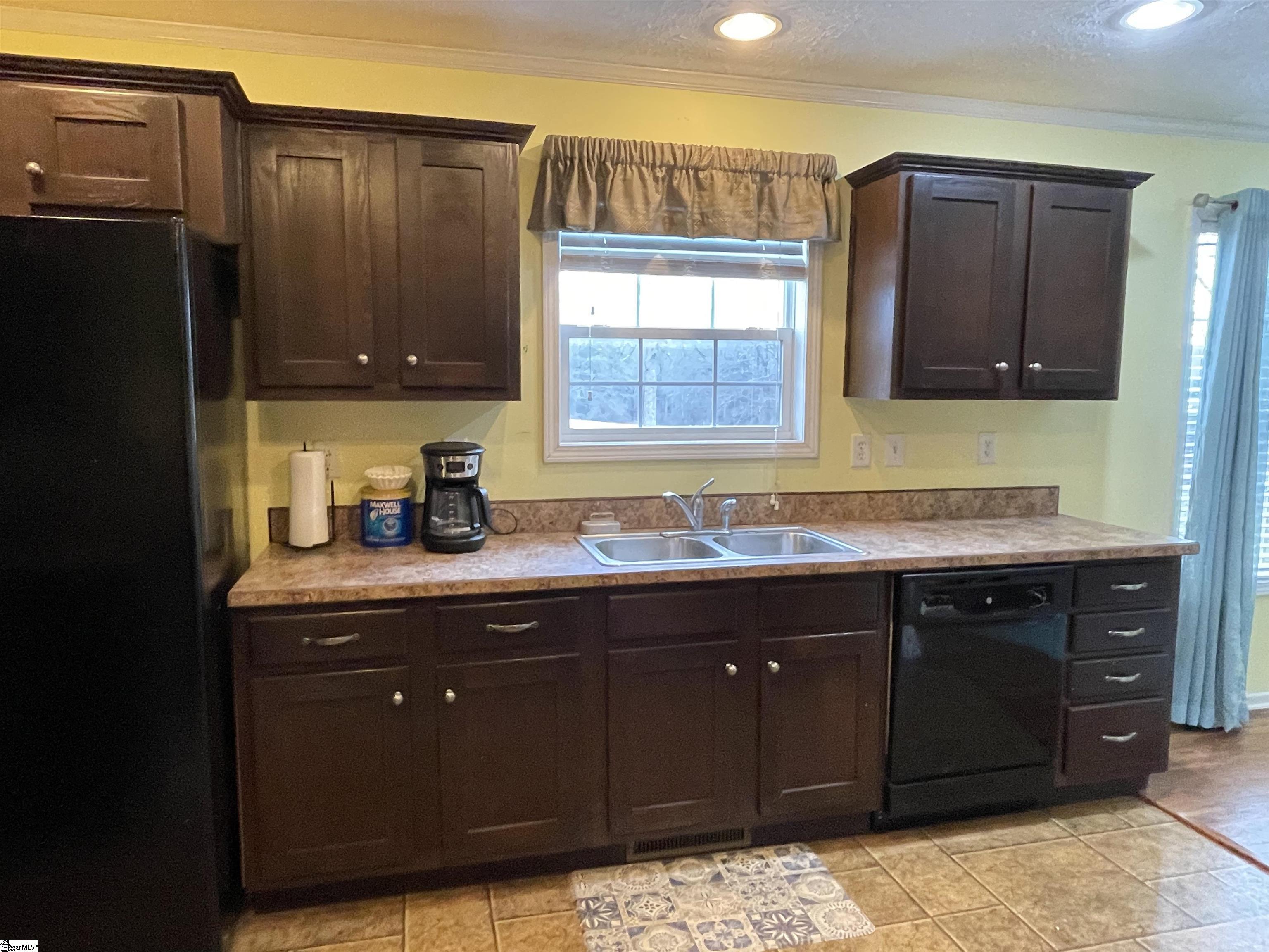 472 Gentry Road Fountain Inn, SC 29644 - Photo 9 of 35