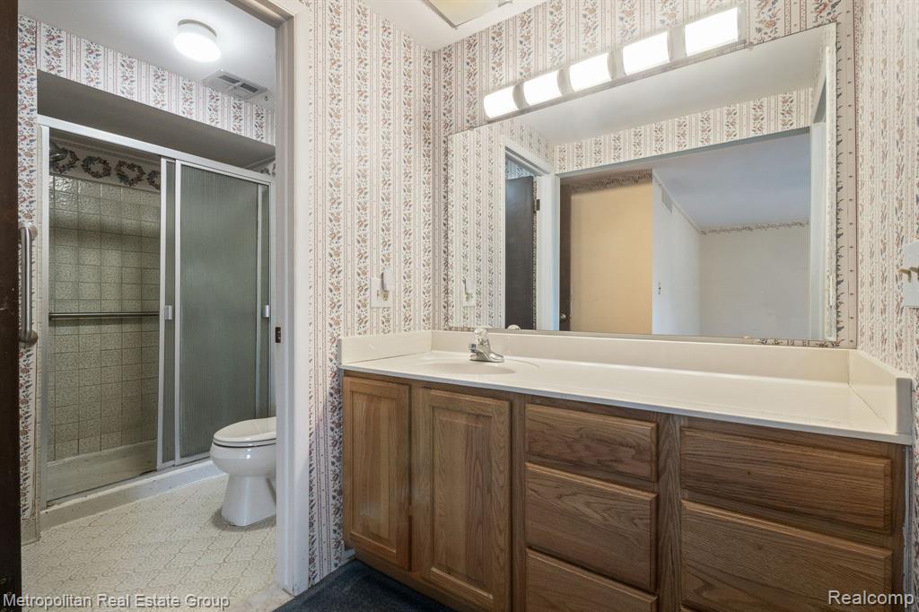 29607 High Valley Road Farmington Hills, MI 48331 - Photo 22 of 27