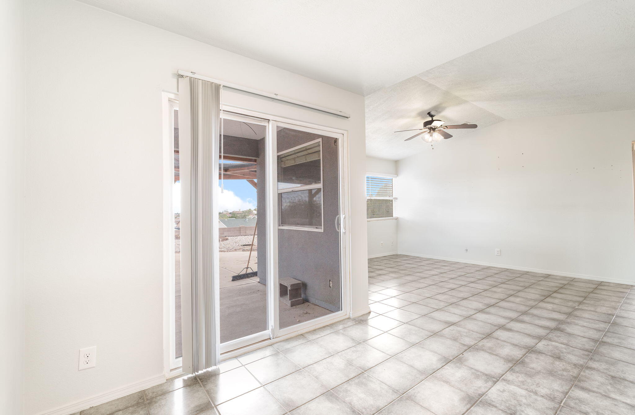 4538 Zirconia Drive Northeast Rio Rancho, NM 87124 - Photo 9 of 35 Gallery Image 9