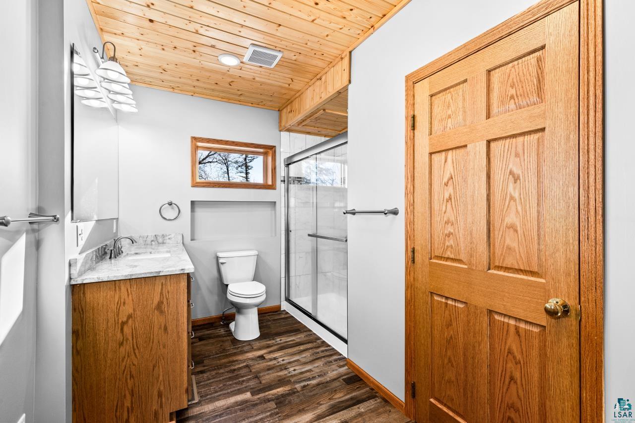 302 River Bluff Avenue Sandstone, MN 55072 - Photo 6 of 24 Bathroom