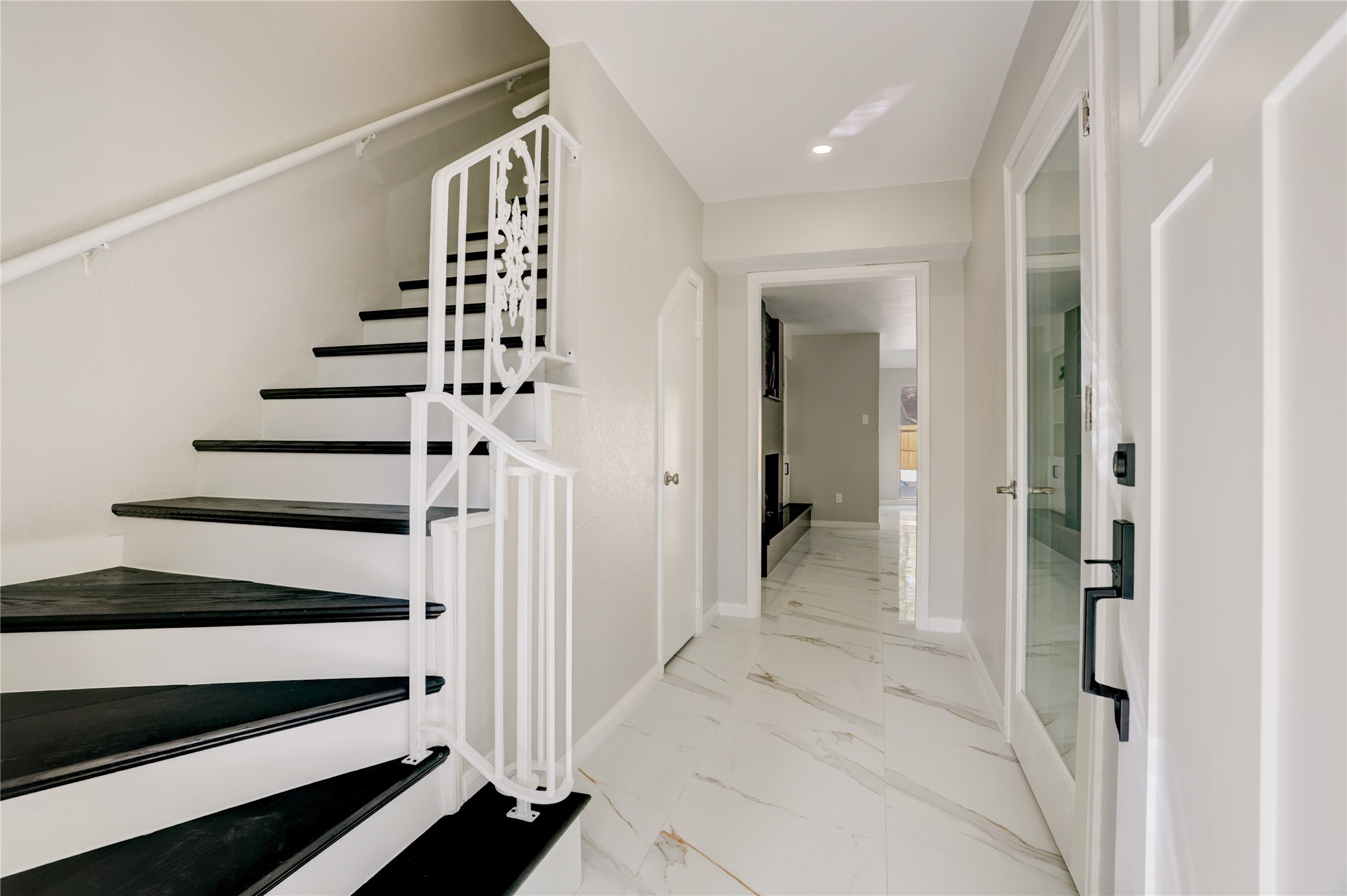 6502 Cypress Point Drive Houston, TX 77069 - Photo 6 of 33 a view of entryway with stairs