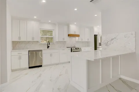 $429,000 | 6502 Cypress Point Drive, Houston, TX 77069