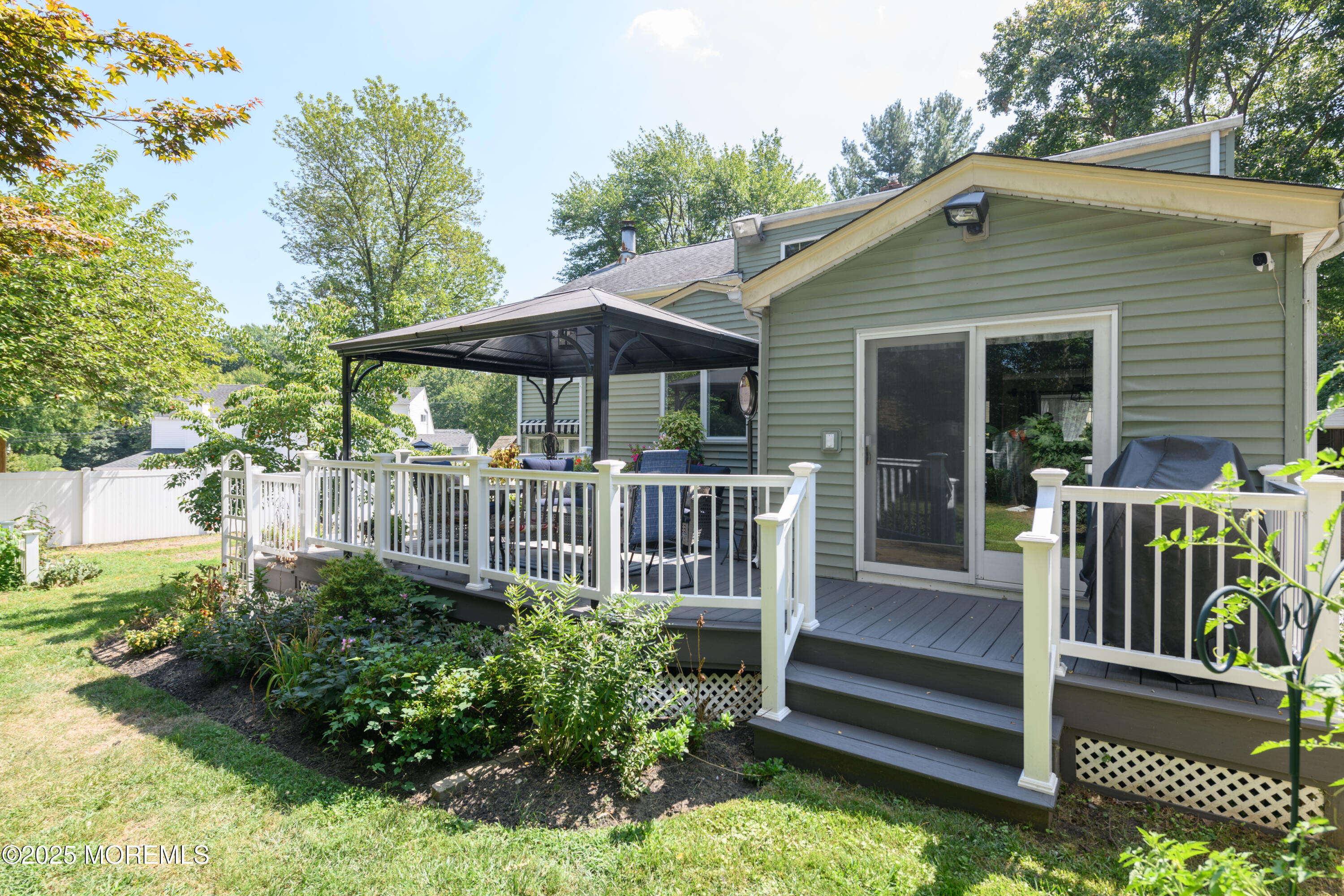 101 Millbrook Place Middletown, NJ 07748 - Photo 40 of 58 BAP_2494