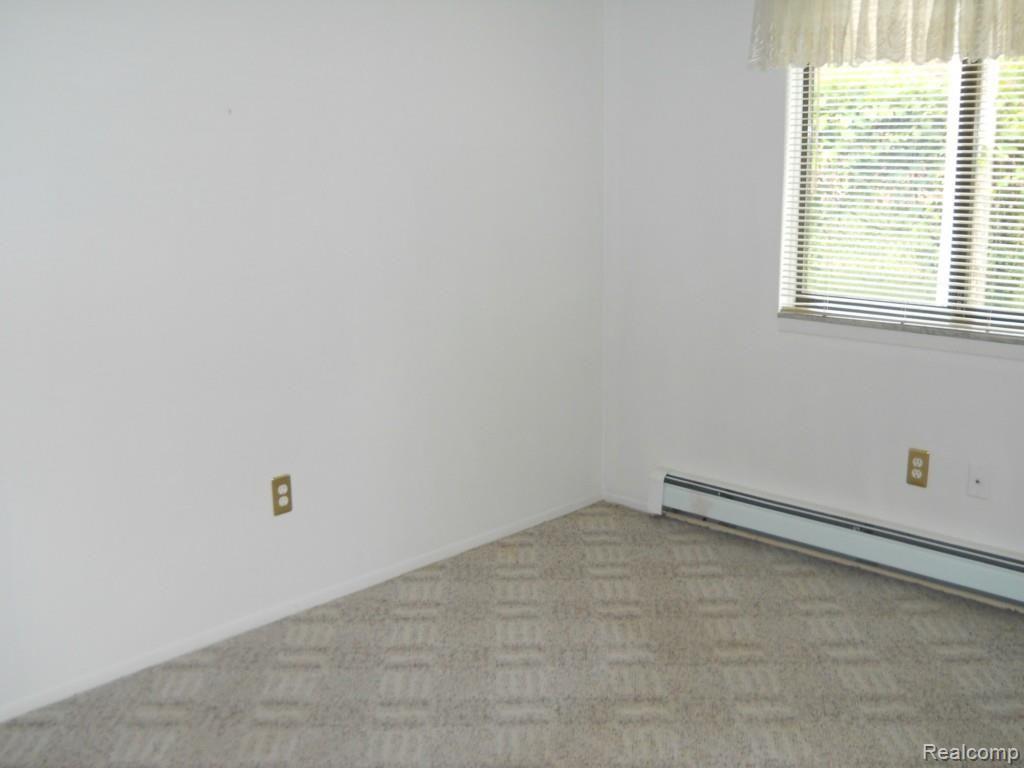 30468 Utica Road Roseville, MI 48066 - Photo 15 of 20 007.jpg