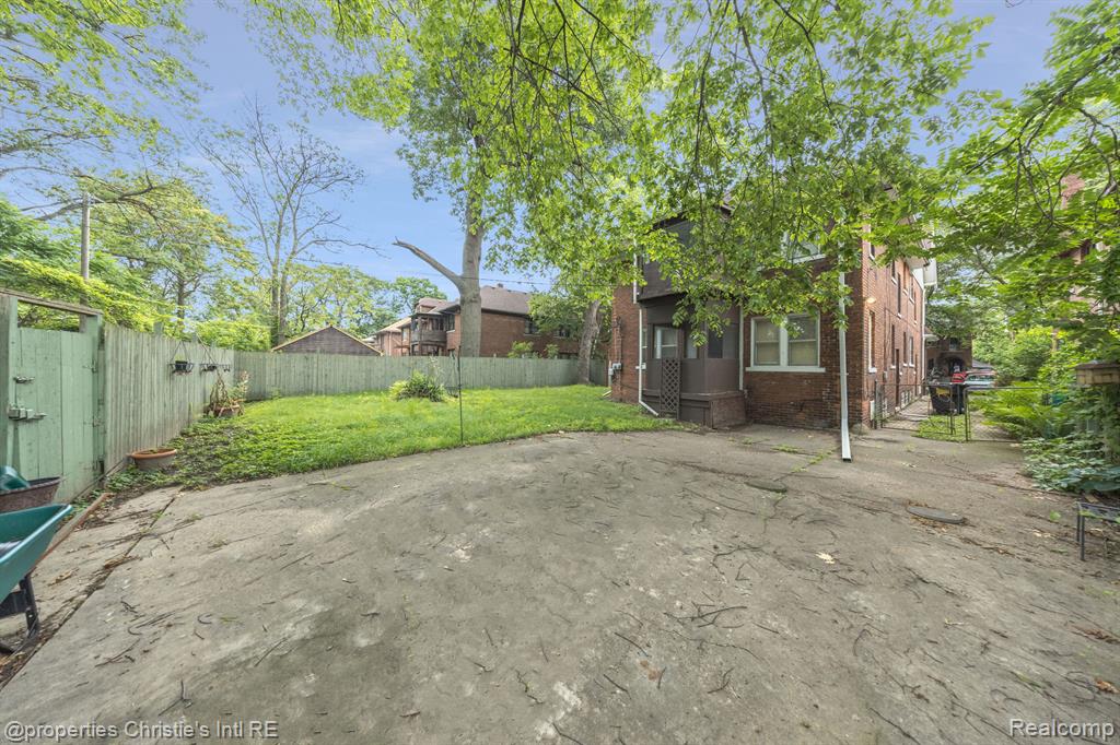 16581 Baylis Street Detroit, MI 48221 - Photo 28 of 34