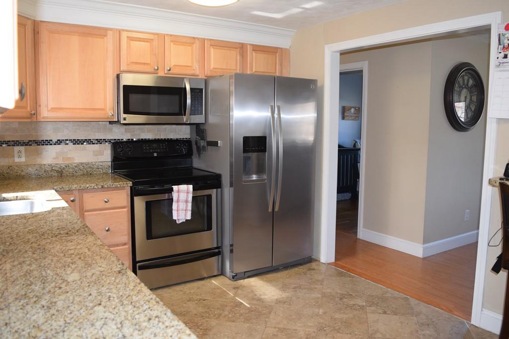 28 Upland Road Marlborough, MA 01752 - Photo 7 of 28 Gallery Image 7