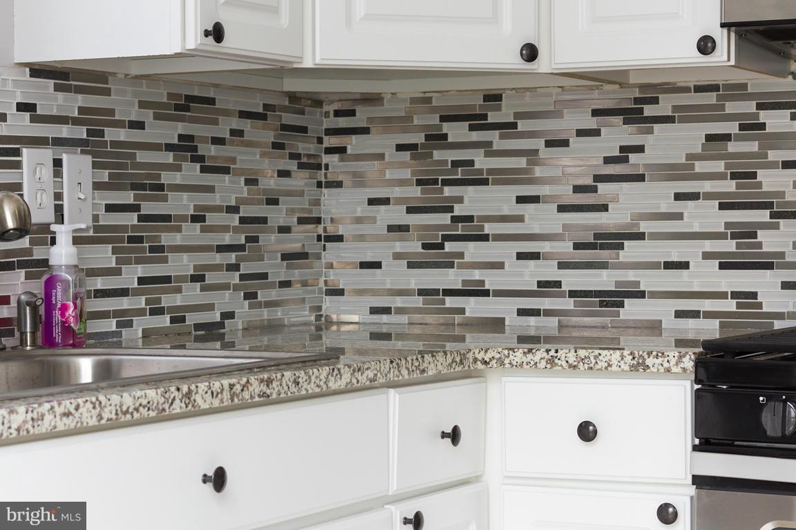 2426 Lakewood Road Baltimore, MD 21234 - Photo 20 of 28 Kitchen