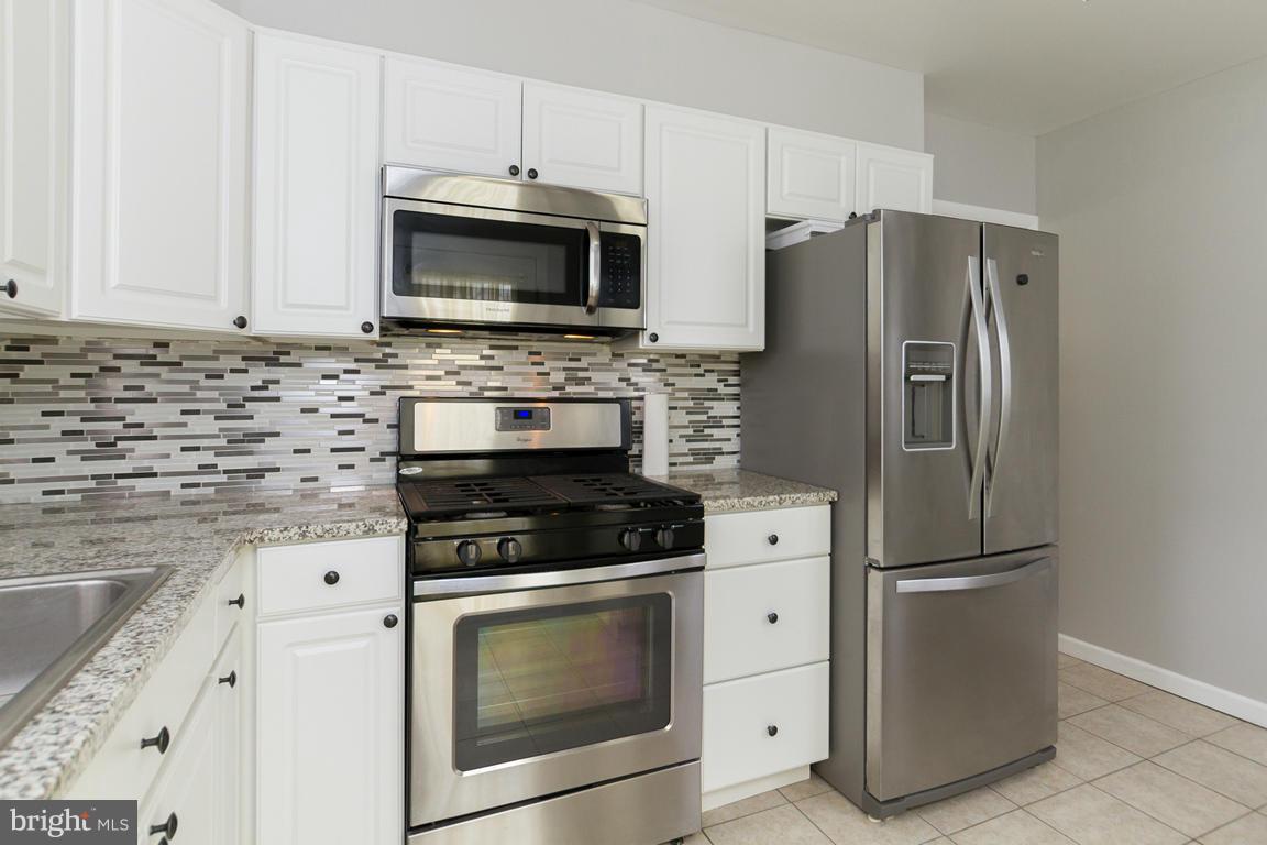 2426 Lakewood Road Baltimore, MD 21234 - Photo 3 of 28 Kitchen