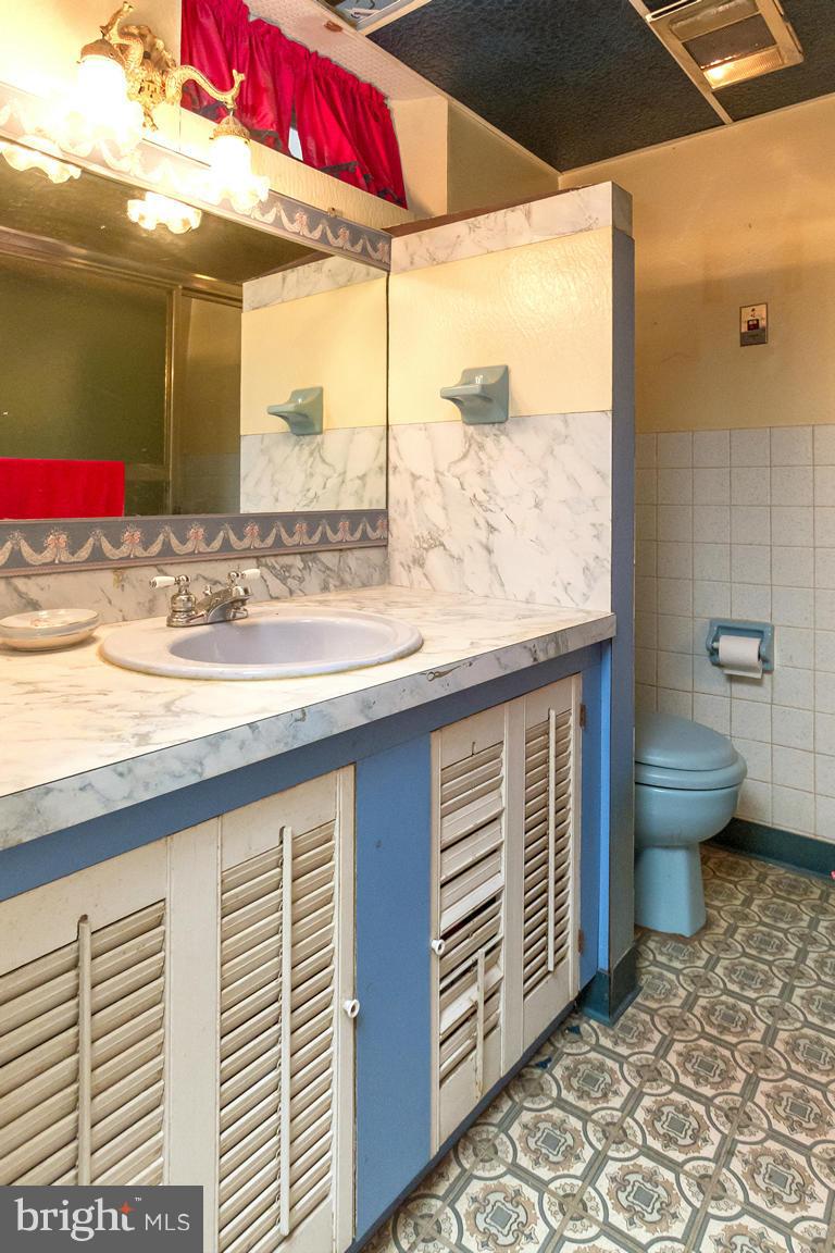 2426 Lakewood Road Baltimore, MD 21234 - Photo 28 of 28 Bath