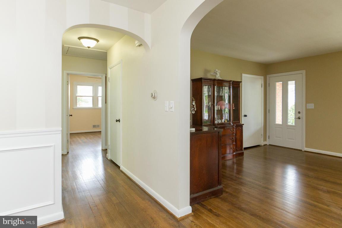 2426 Lakewood Road Baltimore, MD 21234 - Photo 8 of 28 Interior (General)