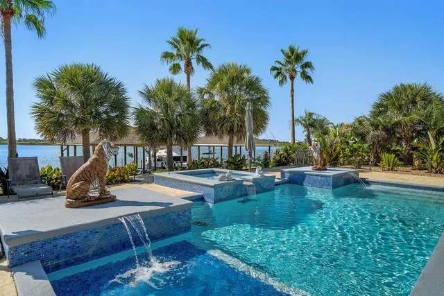 $920,000 | 2097 Lakeshore Boulevard, Slidell, LA 70461