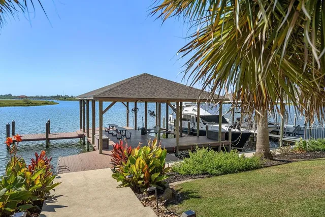 $920,000 | 2097 Lakeshore Boulevard, Slidell, LA 70461