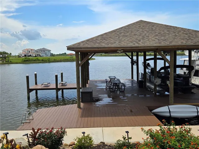 $920,000 | 2097 Lakeshore Boulevard, Slidell, LA 70461