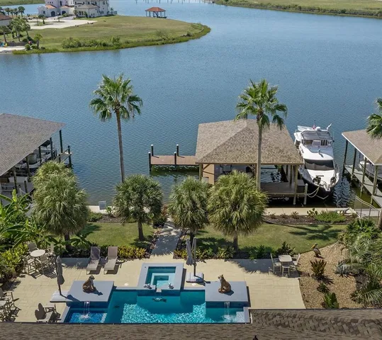 $920,000 | 2097 Lakeshore Boulevard, Slidell, LA 70461
