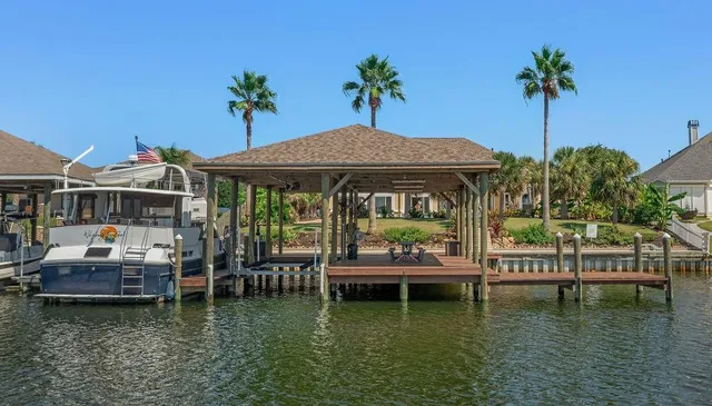 $920,000 | 2097 Lakeshore Boulevard, Slidell, LA 70461