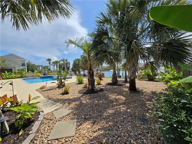 $920,000 | 2097 Lakeshore Boulevard, Slidell, LA 70461