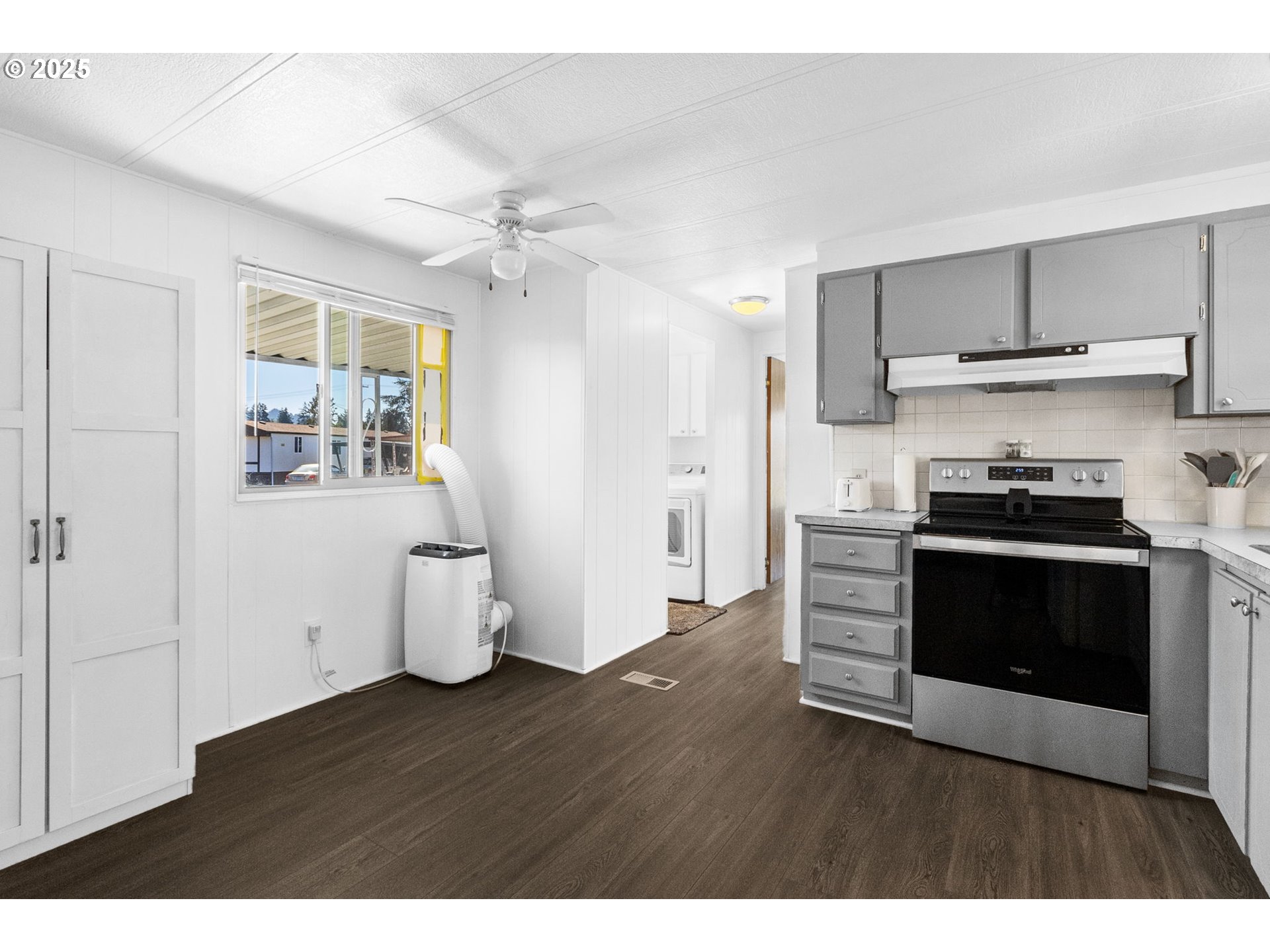 205 South 54th Street, Unit 115 Springfield, OR 97478 - Photo 14 of 34