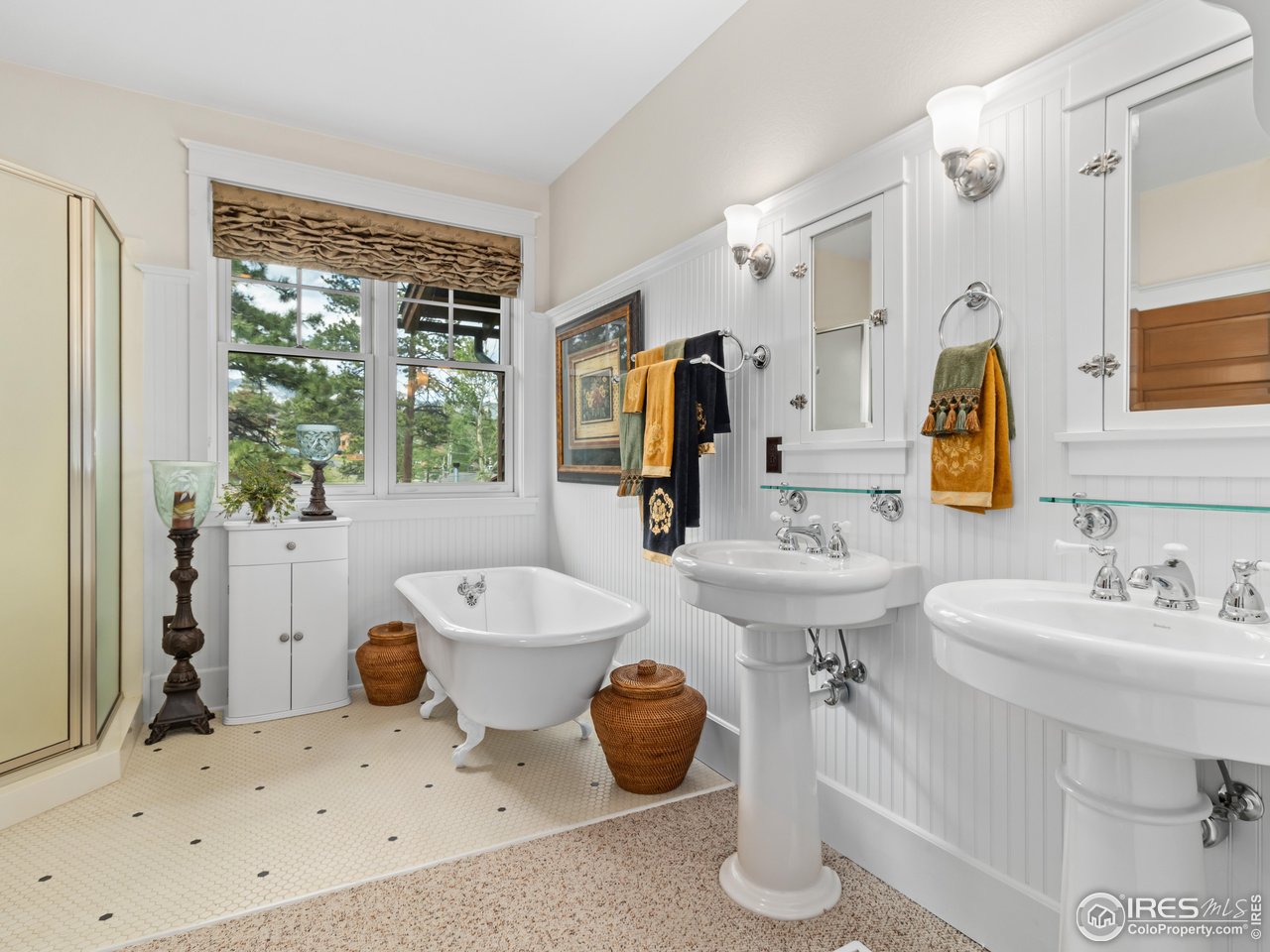 685 Riverside Drive Estes Park, CO 80517 - Photo 24 of 45 Character rich primary bath