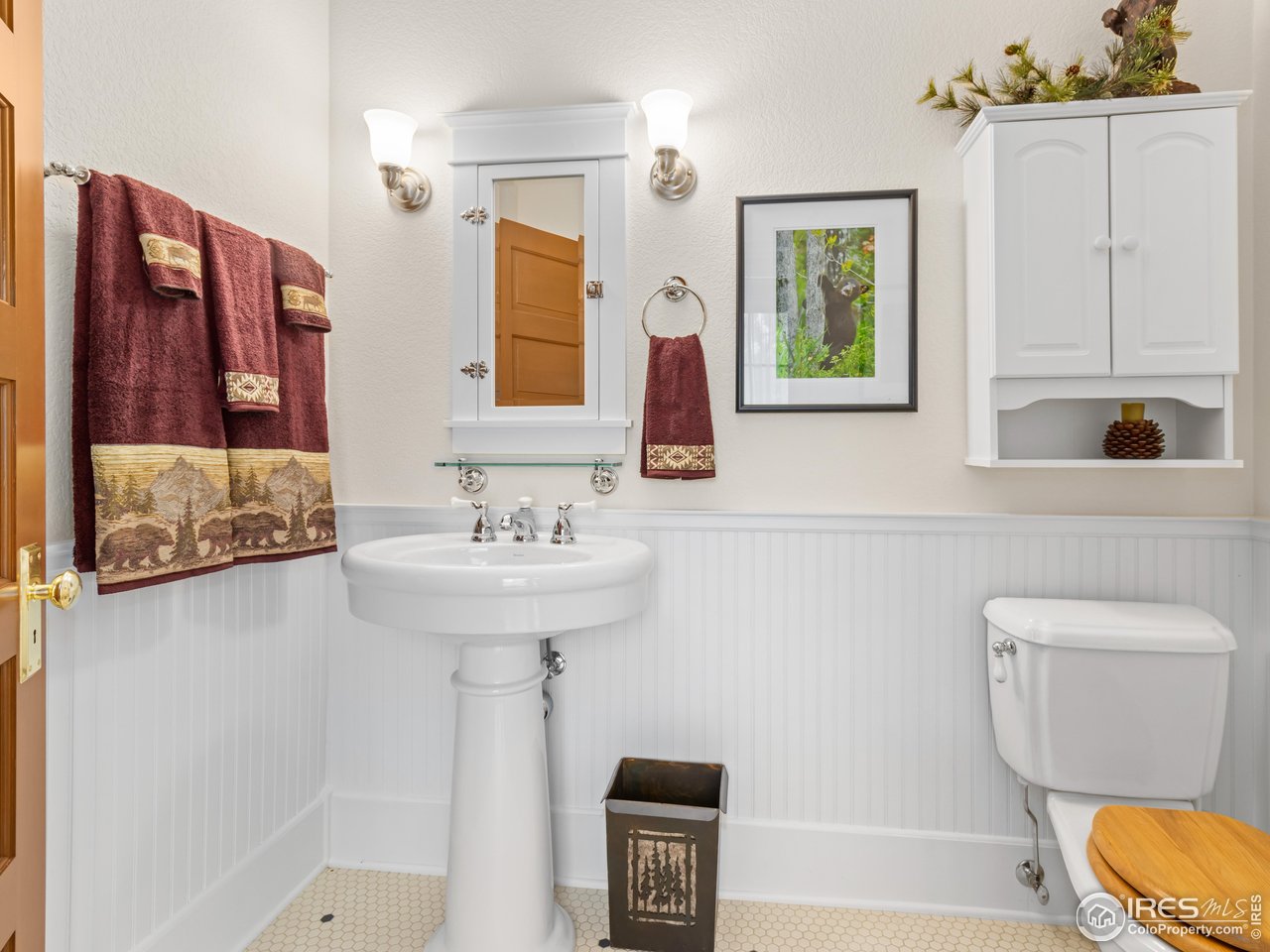 685 Riverside Drive Estes Park, CO 80517 - Photo 38 of 45 Powder room