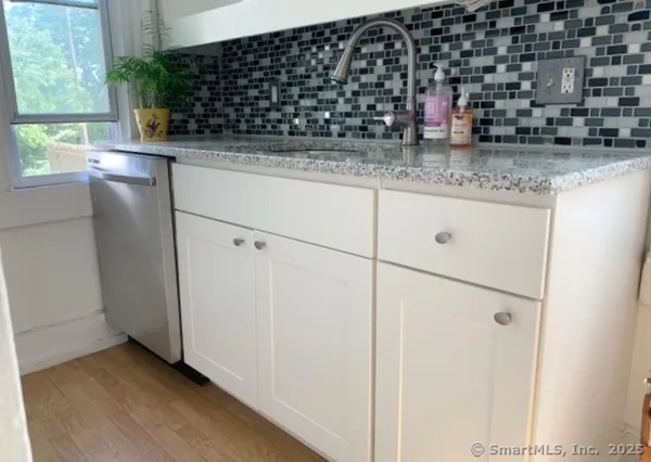 $2,400 | 71 Mechanic Street, New Haven, CT 06511