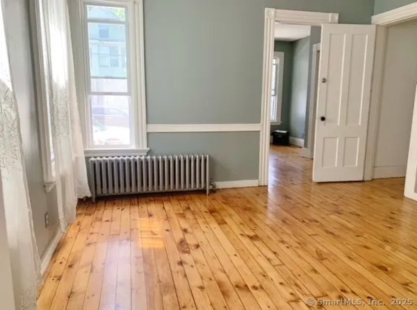 $2,400 | 71 Mechanic Street, New Haven, CT 06511