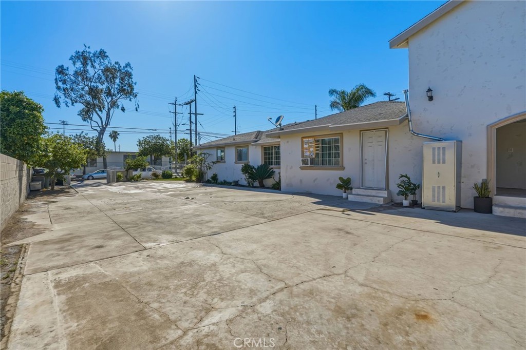 8630 Sharp Avenue Sun Valley, CA 91352 - Photo 48 of 62 a view of a house with a patio