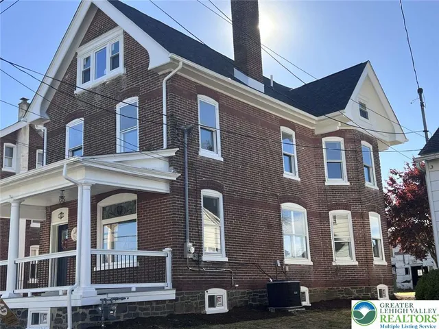 $489,000 | 322 Fairview Street, Coopersburg, PA 18036