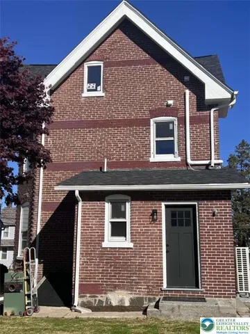 $489,000 | 322 Fairview Street, Coopersburg, PA 18036