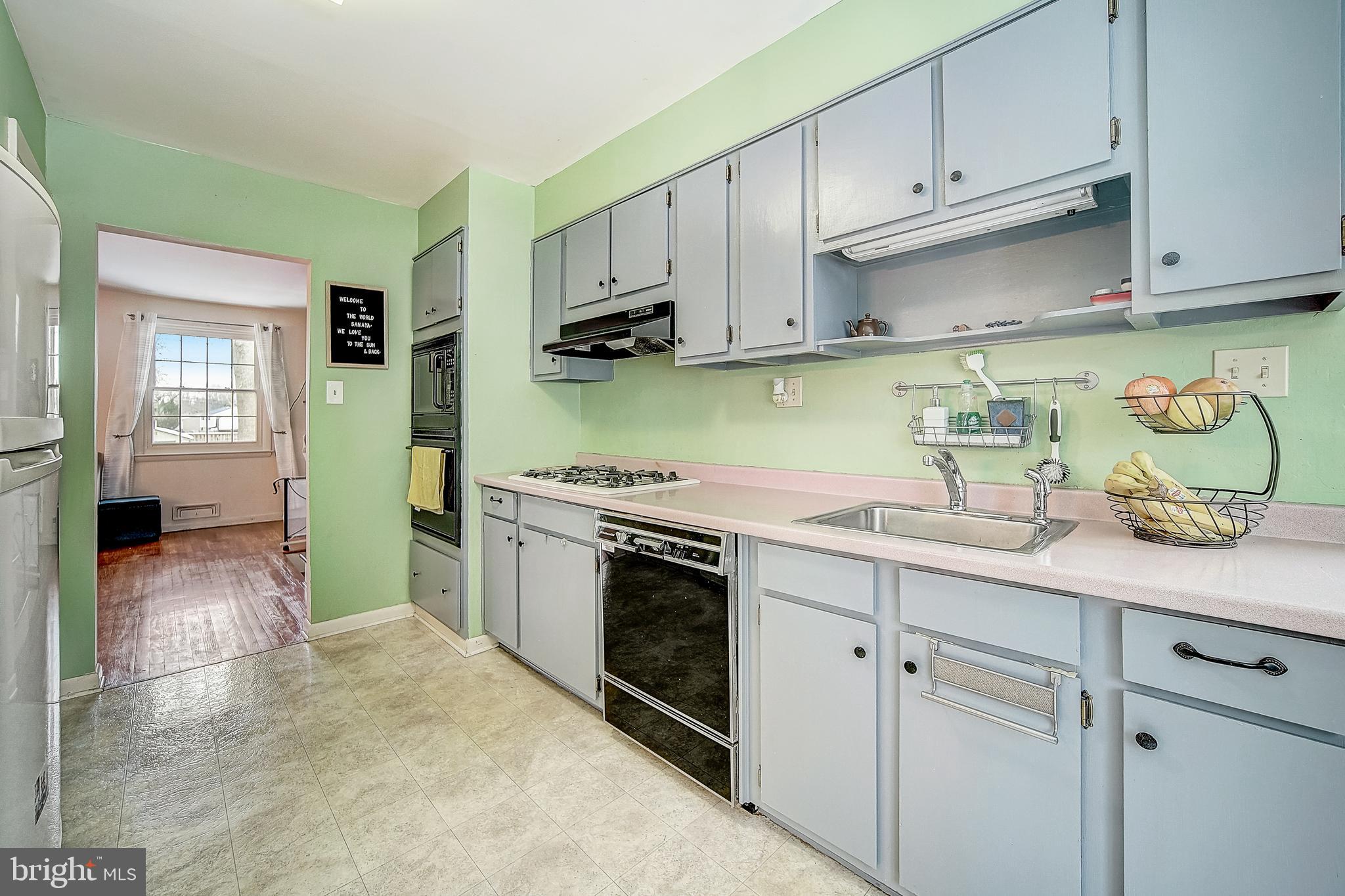 33 Overhill Road Stratford, NJ 08084 - Photo 8 of 24
