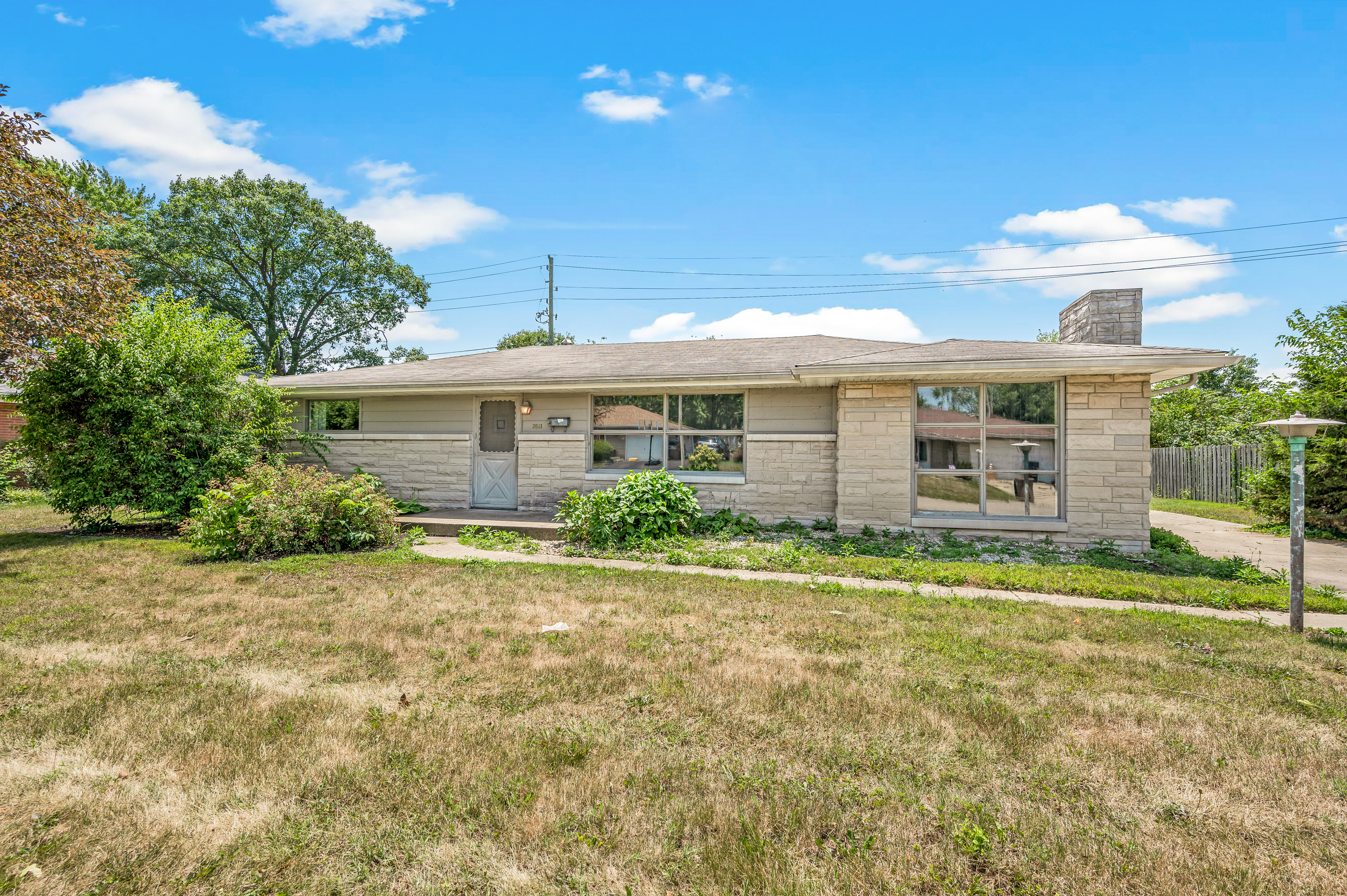 2641 18th Street Columbus, IN 47201 - Photo 1 of 52