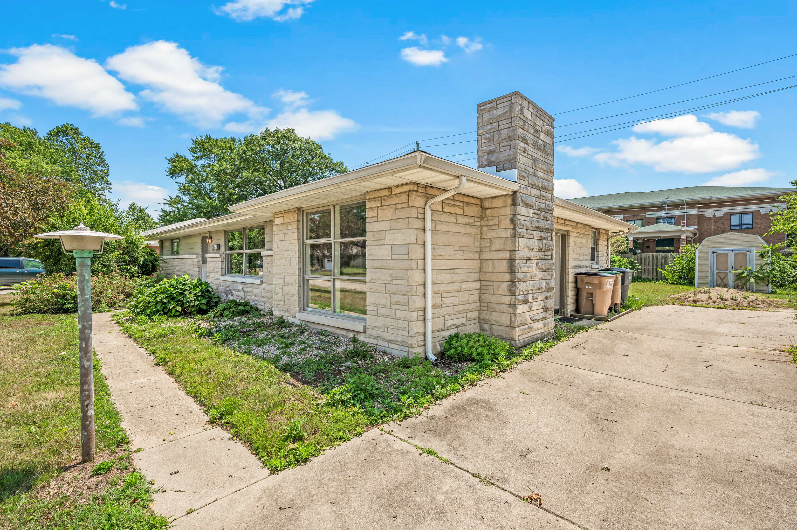2641 18th Street Columbus, IN 47201 - Photo 3 of 52