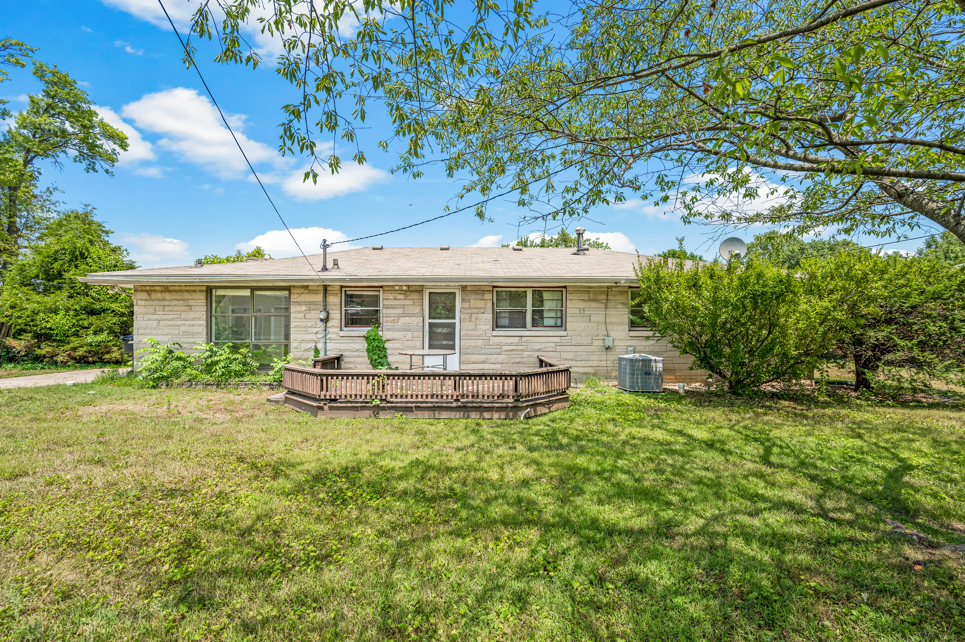 2641 18th Street Columbus, IN 47201 - Photo 10 of 52
