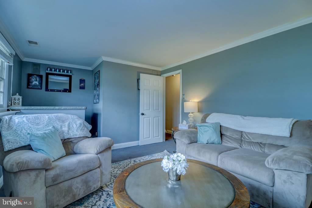 490 Oakland Road Woodbury, NJ 08096 - Photo 14 of 29 Great color scheme
