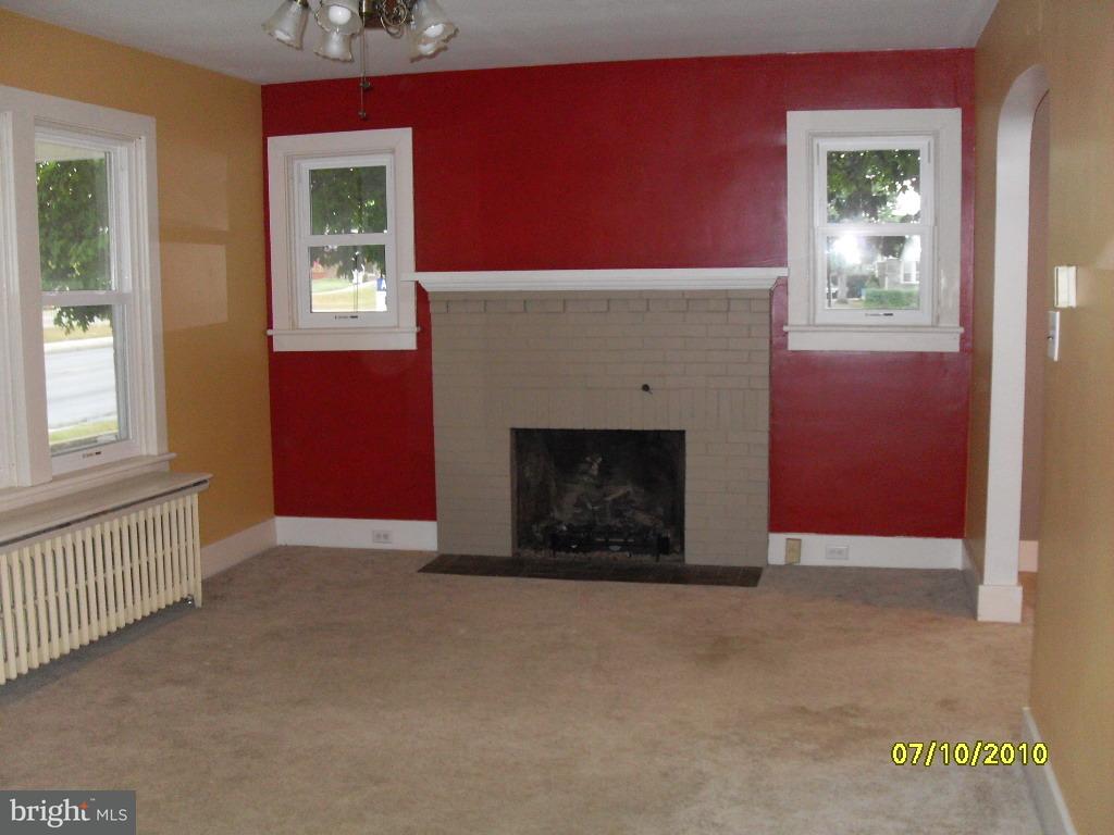 975 Quentin Road Lebanon, PA 17042 - Photo 4 of 12 Gallery Image 4