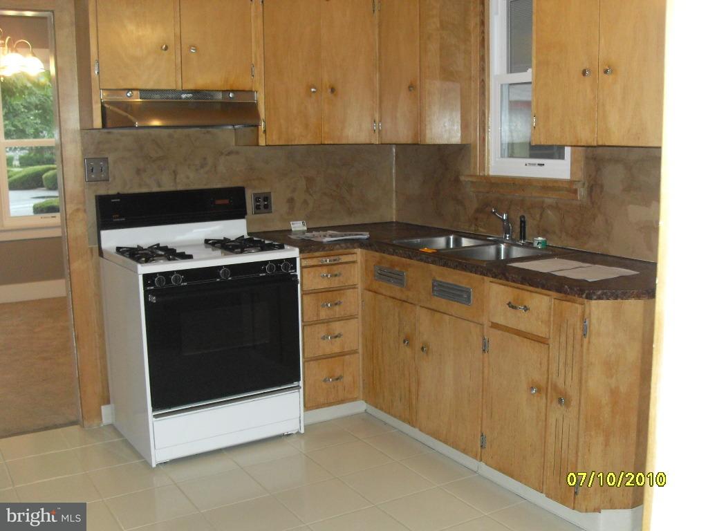 975 Quentin Road Lebanon, PA 17042 - Photo 7 of 12 Gallery Image 7