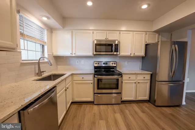 $2,000 | 9924 Grapewood Court, Manassas, VA 20110